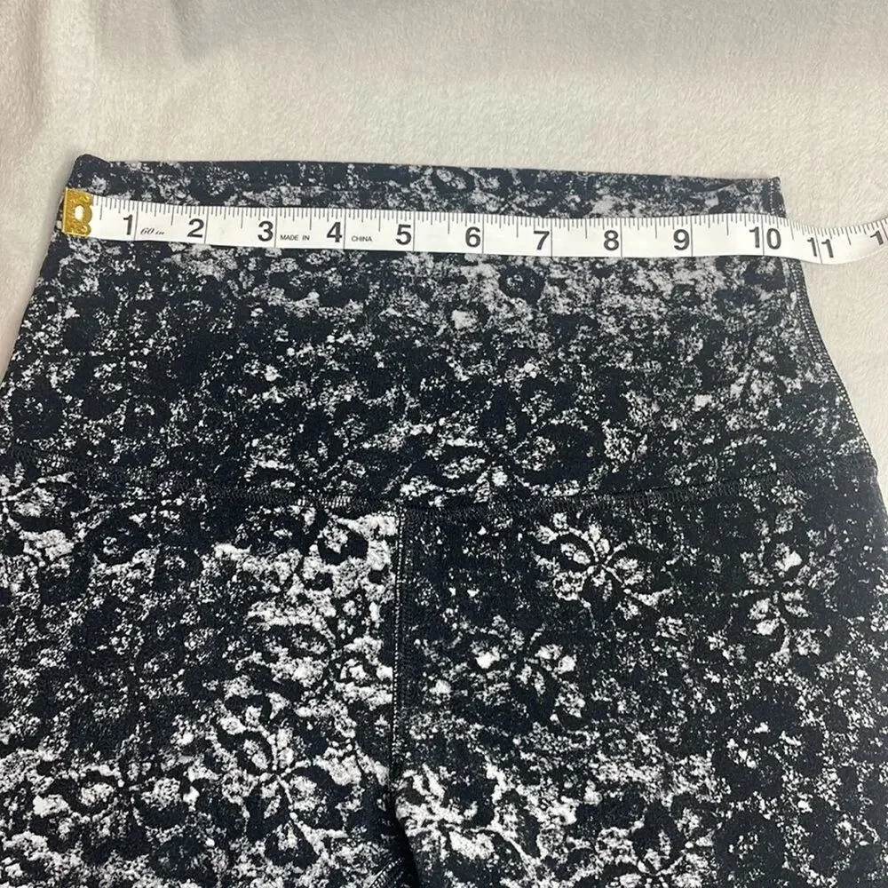 Lululemon Black and White Speckled Leggings Size 4